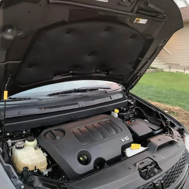 SUV engine bay detailed by LA's Auto Detailing